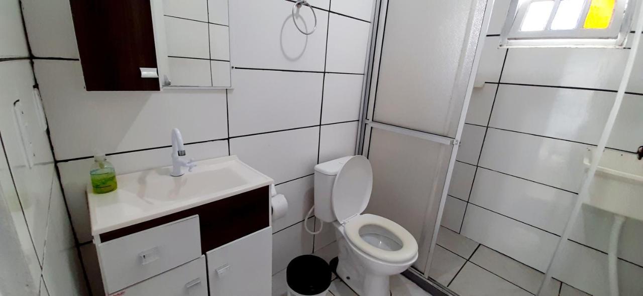 Kitnet K1 Em Torres-Rs - Na Mais Bela Praia Gaucha - Cozinha - Banheiro - Ar Condicionado - Smart Tv 32' - Wi-Fi - Anfitria Superhost No Bnb Exterior foto
