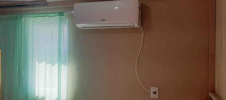 Kitnet K1 Em Torres-Rs - Na Mais Bela Praia Gaucha - Cozinha - Banheiro - Ar Condicionado - Smart Tv 32' - Wi-Fi - Anfitria Superhost No Bnb Exterior foto