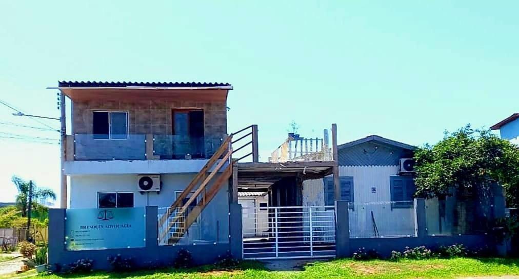Kitnet K1 Em Torres-Rs - Na Mais Bela Praia Gaucha - Cozinha - Banheiro - Ar Condicionado - Smart Tv 32' - Wi-Fi - Anfitria Superhost No Bnb Exterior foto